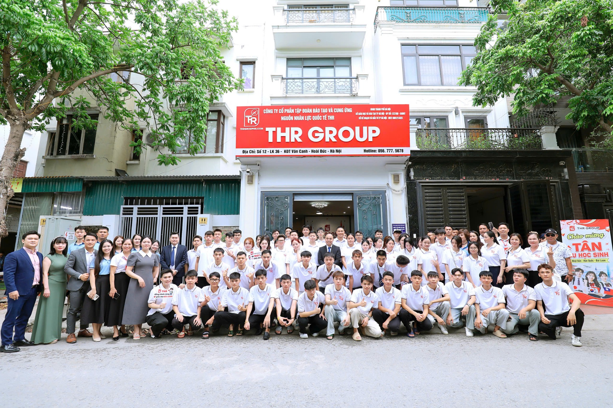 Tập thể THR GROUP trong ảnh tư liệu tại Vân Canh